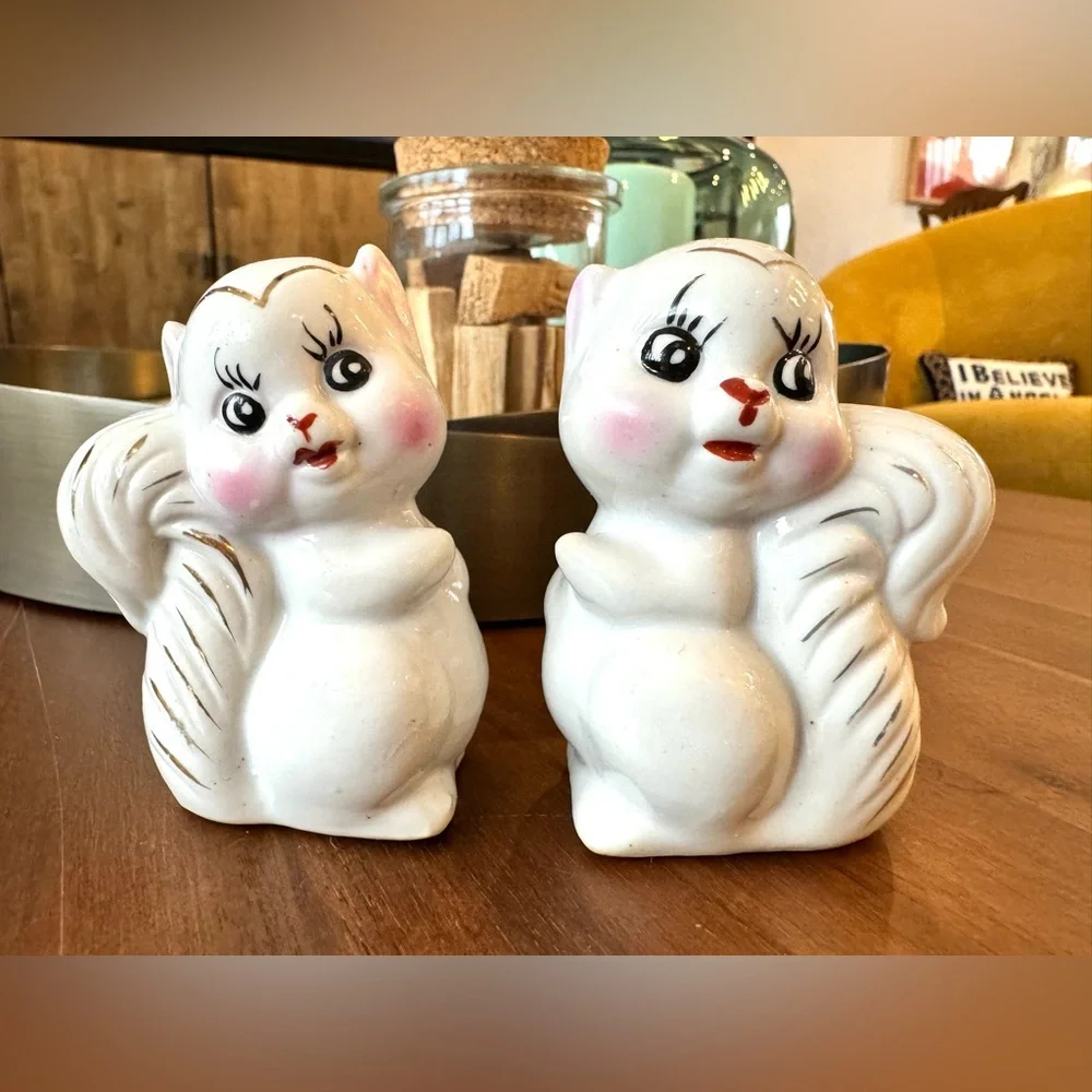 Vintage Squirrel Salt and Pepper Shakers - Picture 2 of 8